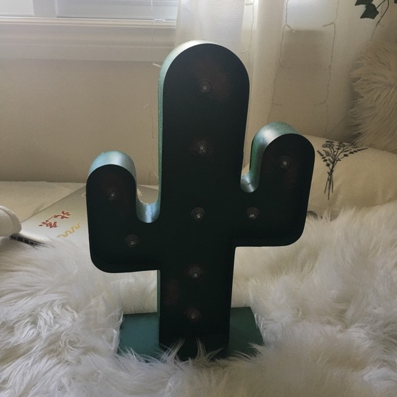🌵CACTUS LIGHT🌵 - Picture 3 of 3